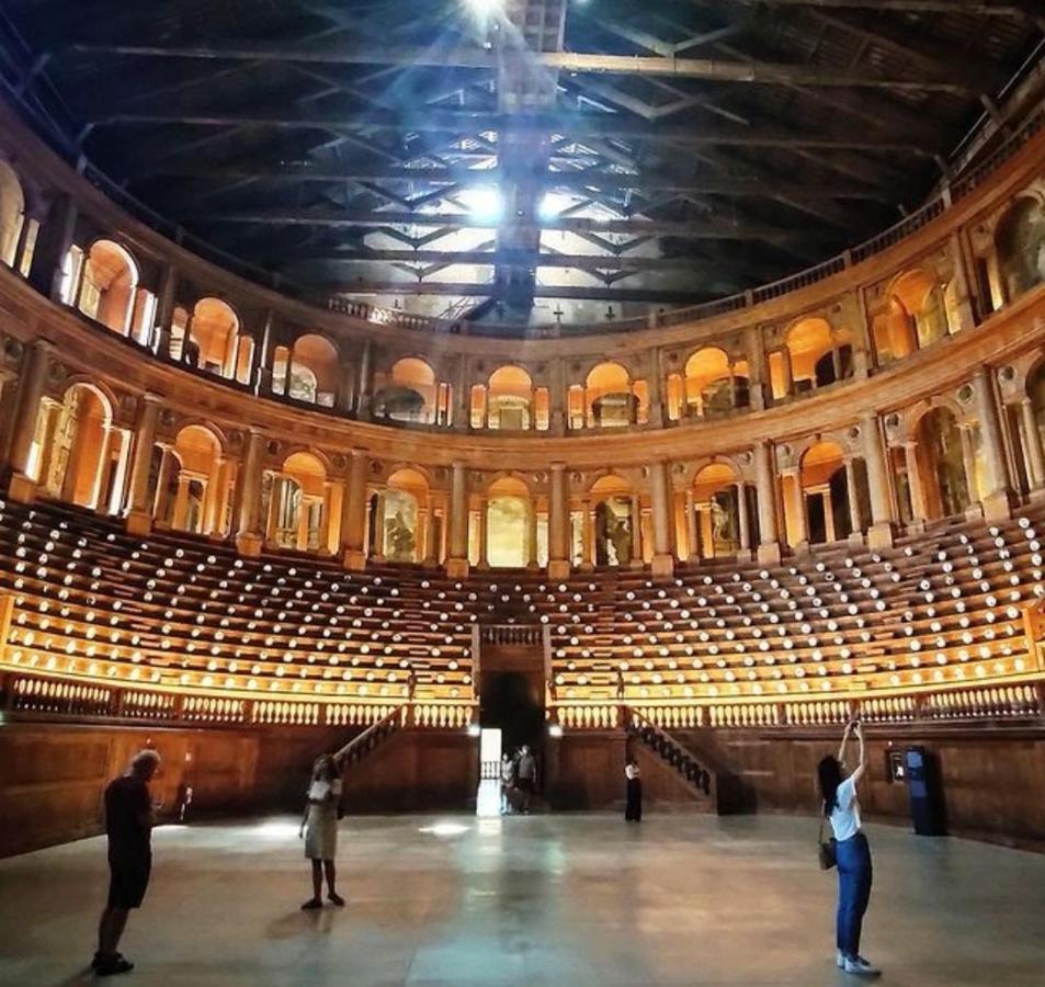 Parma Borgo Antico I I I Free Privat Parking Appartement Buitenkant foto